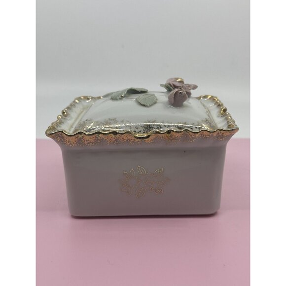 Vtg Porcelain Trinket Box With Hand-Painted Roses & Gold Trim Scalloped Edge Lid - Picture 8 of 11